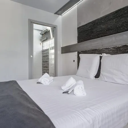 Vakantiehuis Wonderful House With Pool And Jacuzzi - - Welkeys