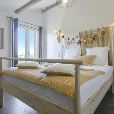 Vakantiehuis Wonderful House With Pool And Jacuzzi - - Welkeys